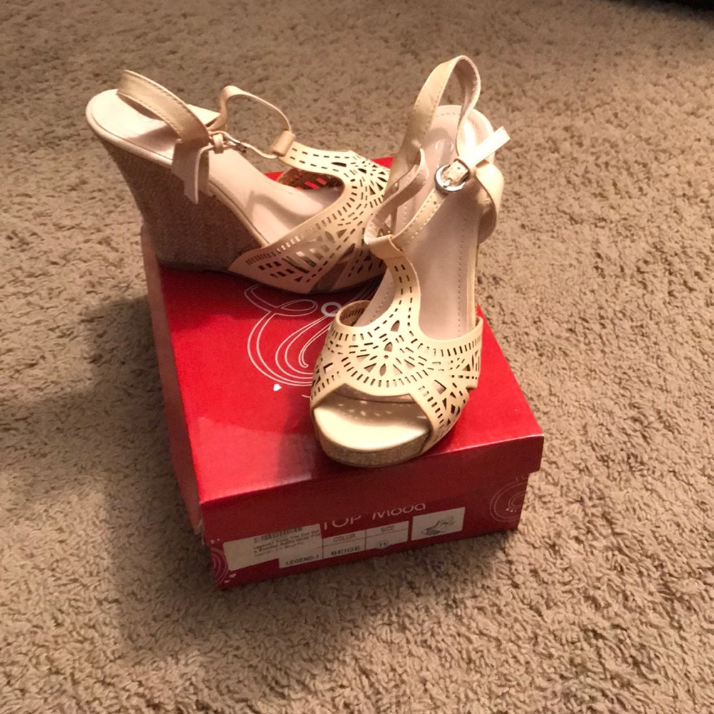 Beige wedge